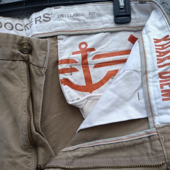 DOCKER'S CHINO FOR MEN.  SZ 34x32 - Picture 3 of 8
